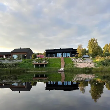 Luxury Arctic With Hot Tube & Stunning River View Rovaniemi