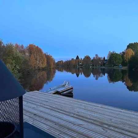Luxury Arctic With Hot Tube & Stunning River View Villa