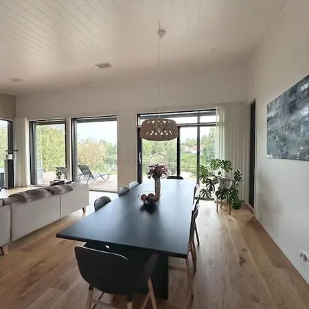 Luxury Arctic With Hot Tube & Stunning River View *
